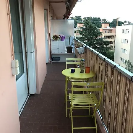 Rue Du Gendarme Desclair Apartman *
